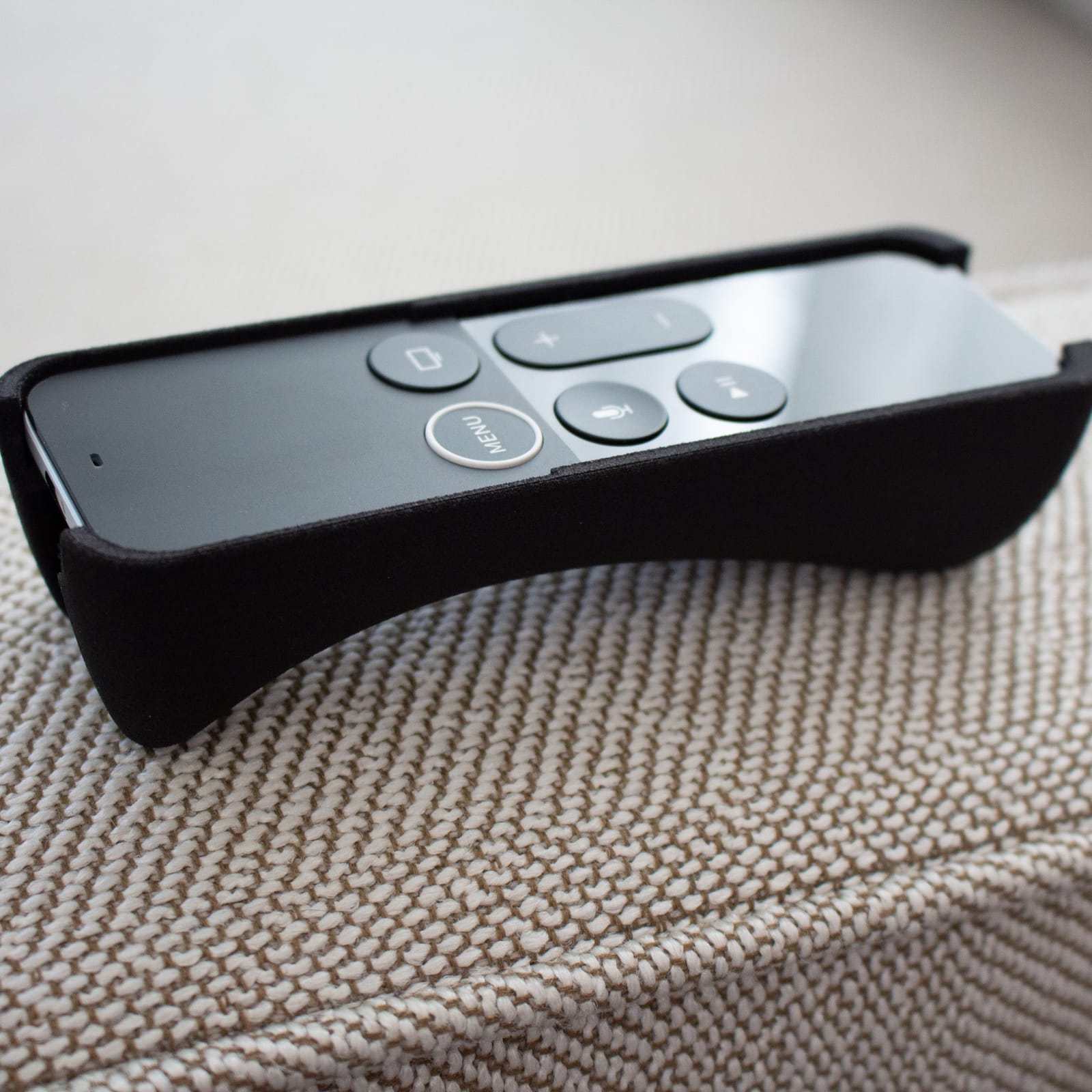 appletv-grip-on-couch-7845