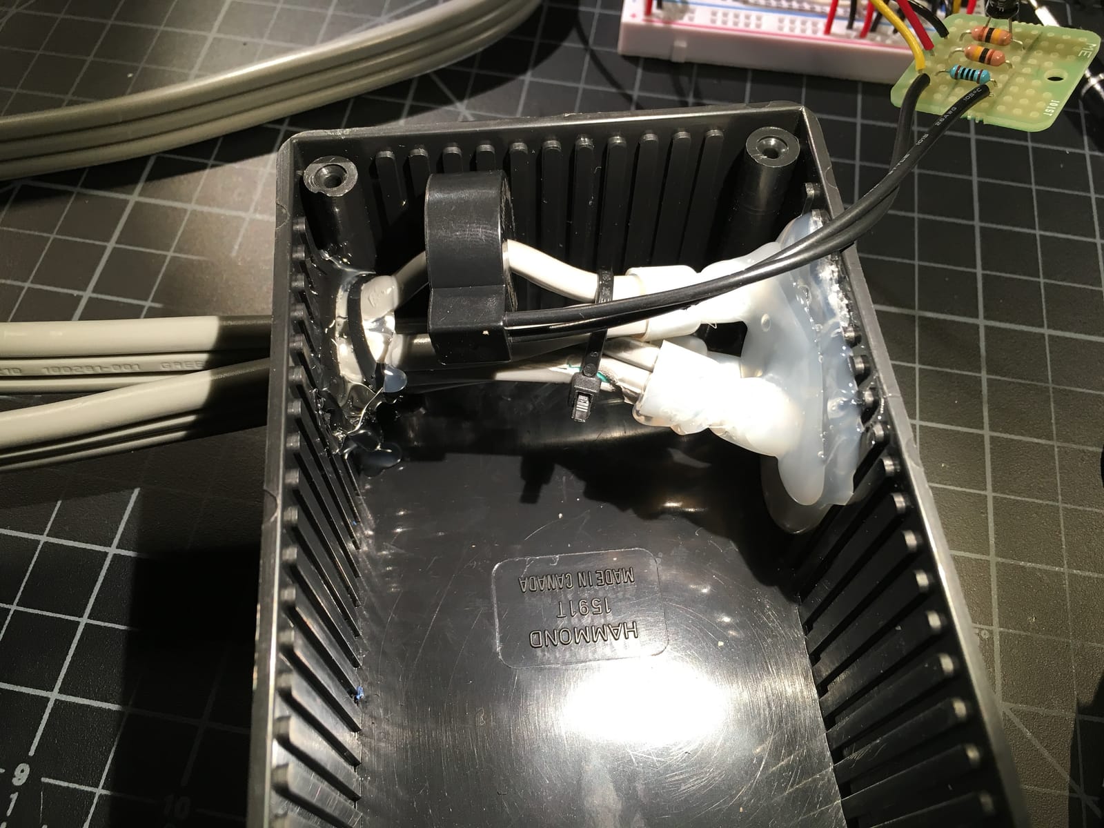 bb8 glued power line