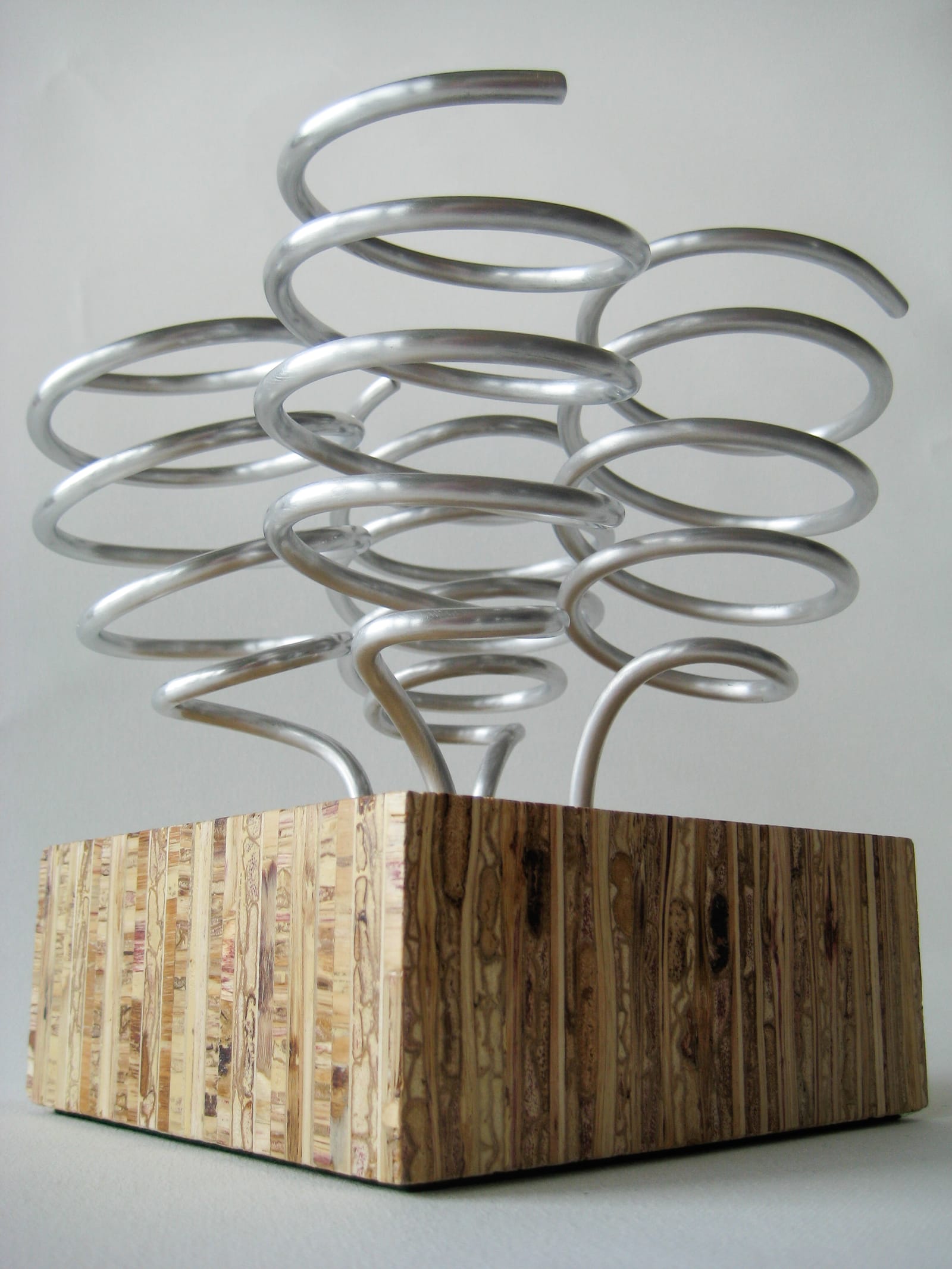 treemote kirei front angle